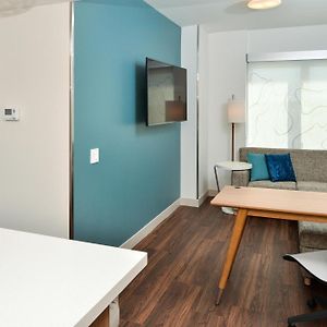One-Bedroom King Suite